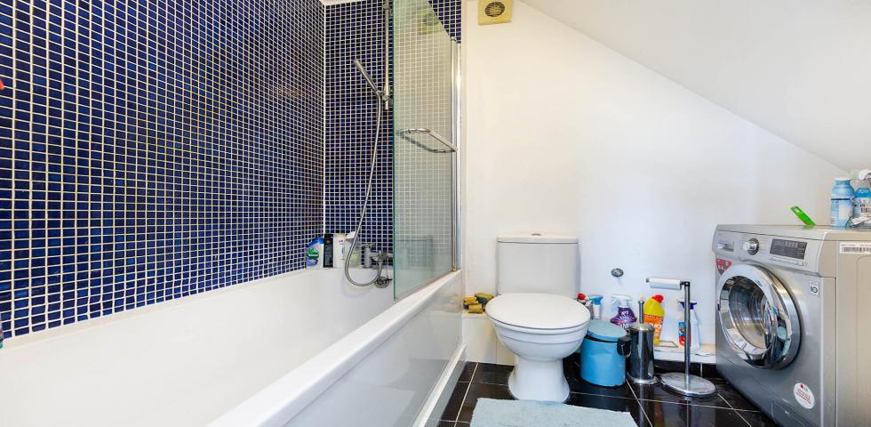 			2 Bedroom, 1 bath, 1 reception Flat			 West End Lane, WEST HAMPSTEAD